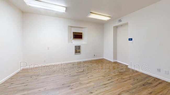 Photo - 1700 Myers St