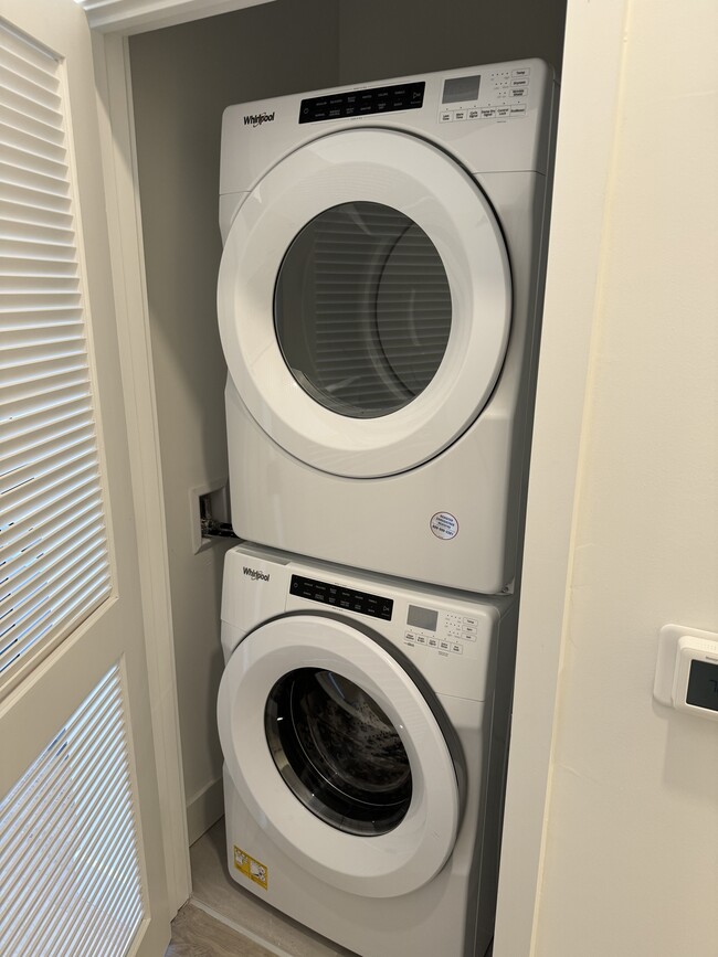 Wahser & Dryer - 163 NW 26th St Unit A1