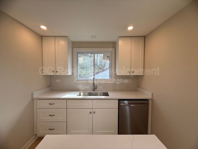 Photo - 3233 Twyford Rd