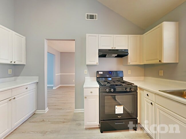 Photo - 1100 Village Oaks