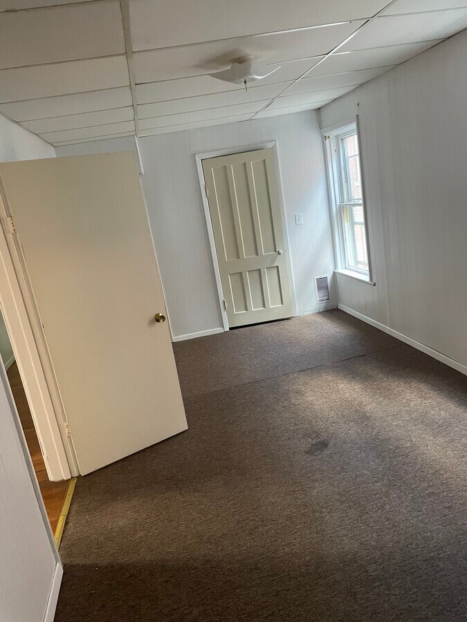 Bedroom 2 - 1549 Kemble St Unidad 2nd Floor