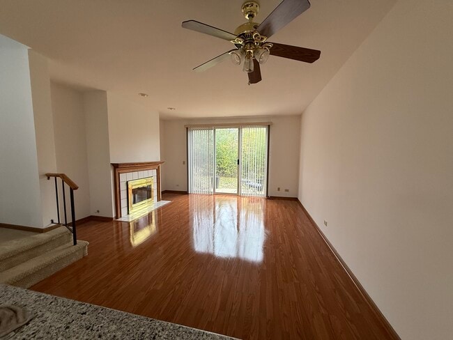 Photo - 545 Peebles Ct