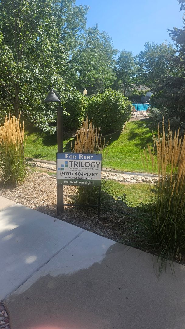 Building Photo - Wonderful Cozy Townhome in SE Fort Collinss