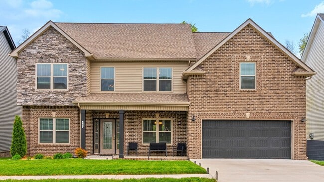 Modern 6-Bedroom Home with Open Layout & S... - Modern 6-Bedroom Home with Open Layout & S...