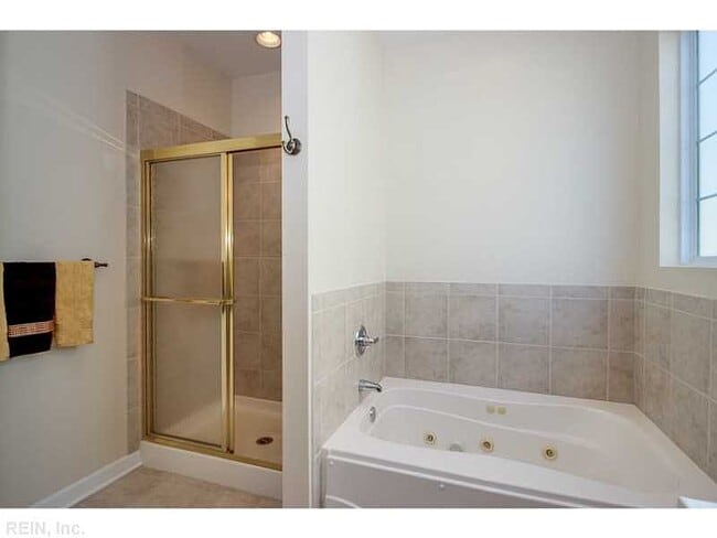 Building Photo - 4521 Northwood Dr