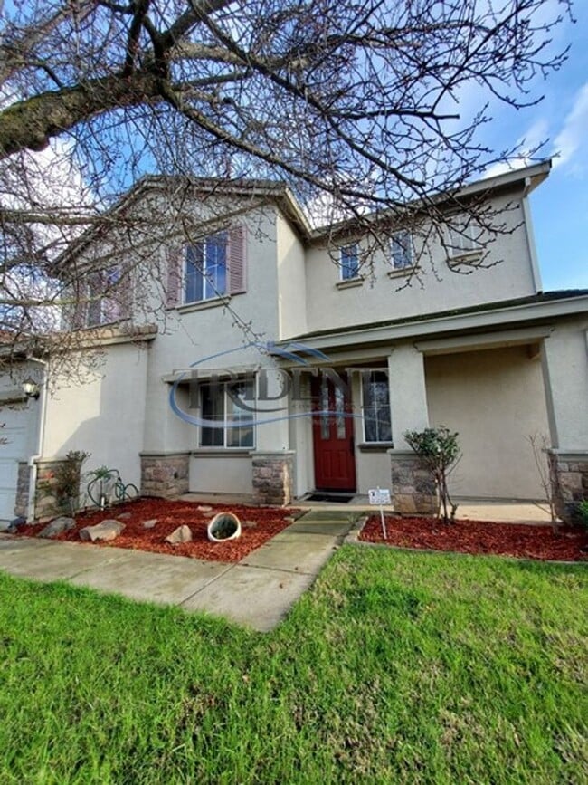 Photo - 4 bedroom, 2 ½ bath SOLAR home