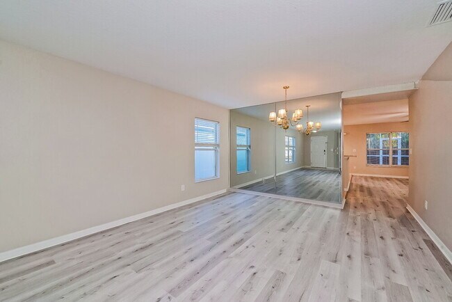 Photo - 406 Chimney Rock Dr