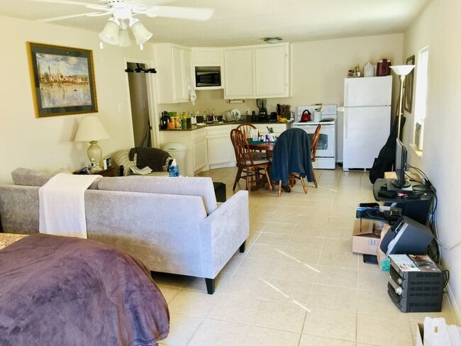 Photo - 802 E 28th St Unidad B