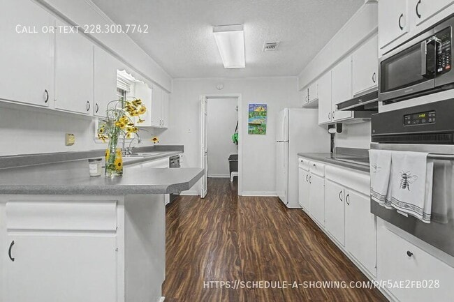 Photo - 883 Rustwood Dr