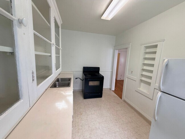 Photo - Studio Second Floor Unit Ladd's Addition/Hawthorne District Unit K