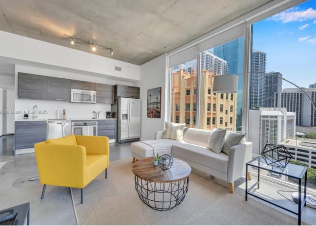 Photo - 151 SE 1st Ave Unidad #