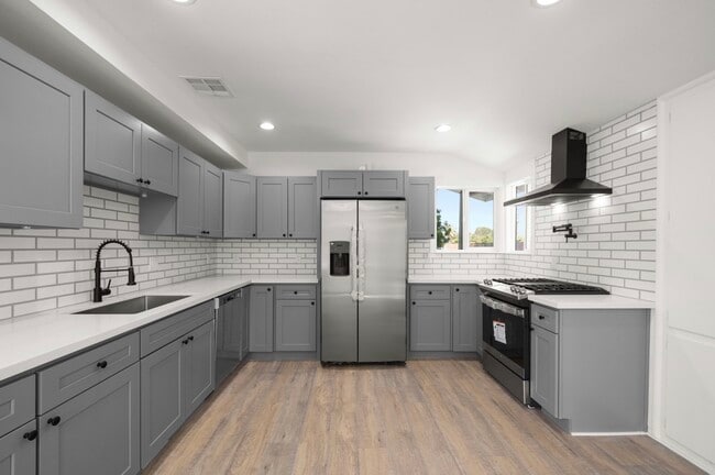 Shared kitchen - 6822 Ethel Ave Unit BR3