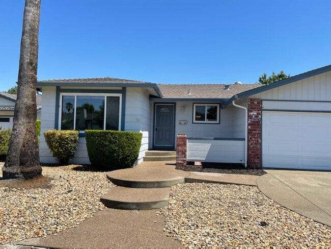 Adorable Home with Lots of Upgrades! - Adorable Home with Lots of Upgrades!