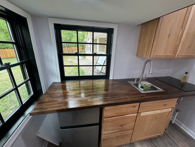 Photo - 1608 Laurel Grove Rd Unit Tiny studio