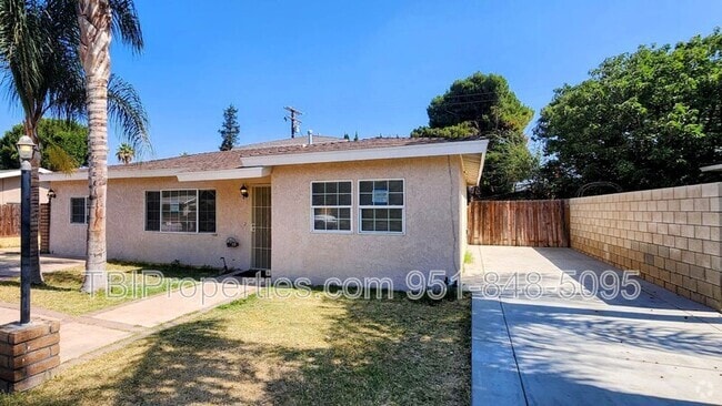 Building Photo - 6051 Vista De Oro Rental