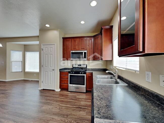 Photo - 31 W Clear Water Dr