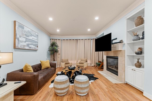 Photo - 2201 Crocker St