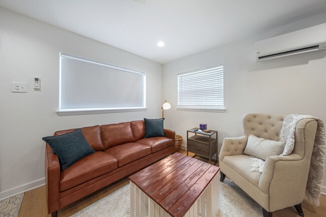 Photo - 2927 Nicholson Dr