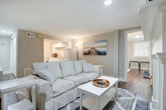 Photo - Large Downtown Charlton Street 1BR/1BA Con...