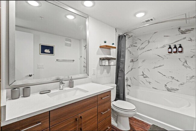 Photo - 120 N Madison Ave Unit ID1335757P