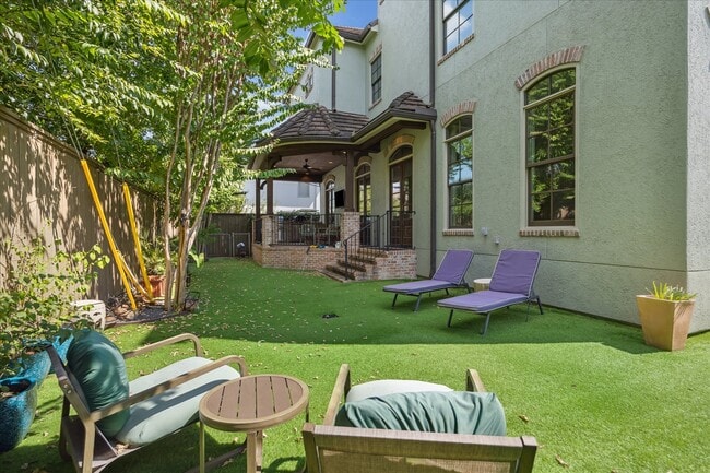 Photo - 4800 Palm St