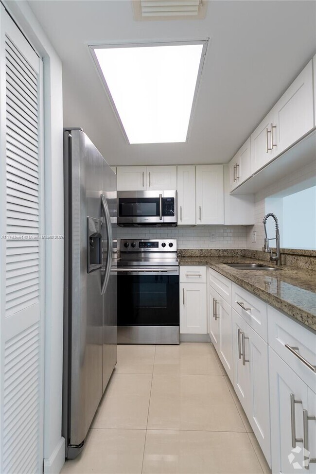 Building Photo - 2075 SW 122nd Ave Unit 314 Rental