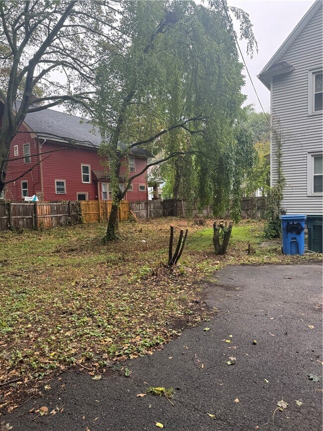 57 Ellison St