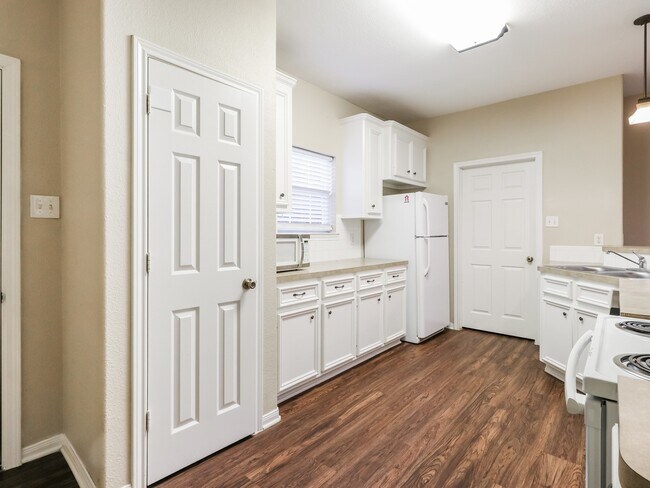 Photo - 13541 Lake Breeze Ln