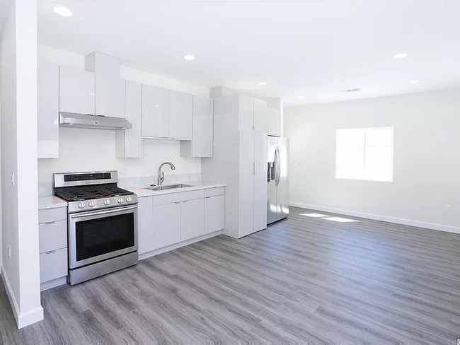 Photo - 7523 Milwood Ave