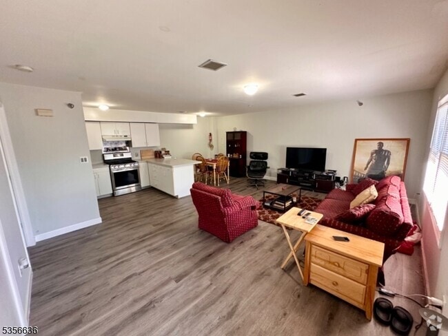 Building Photo - 336 Bloomfield Ave Unit 2B Rental