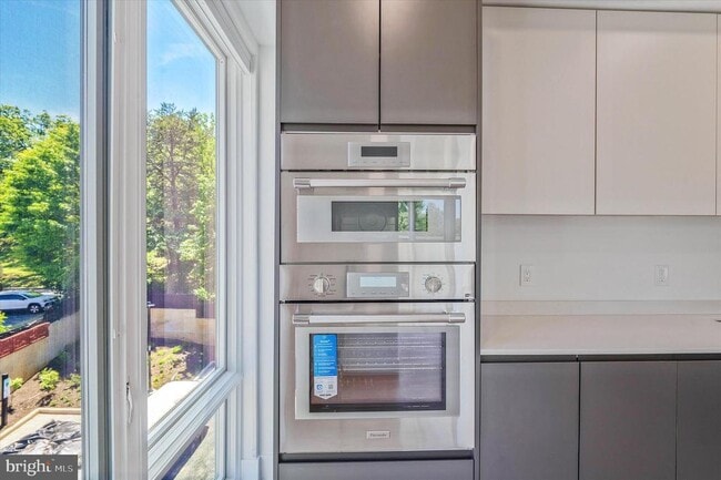 Photo - 228 W Glebe Rd Unit 301