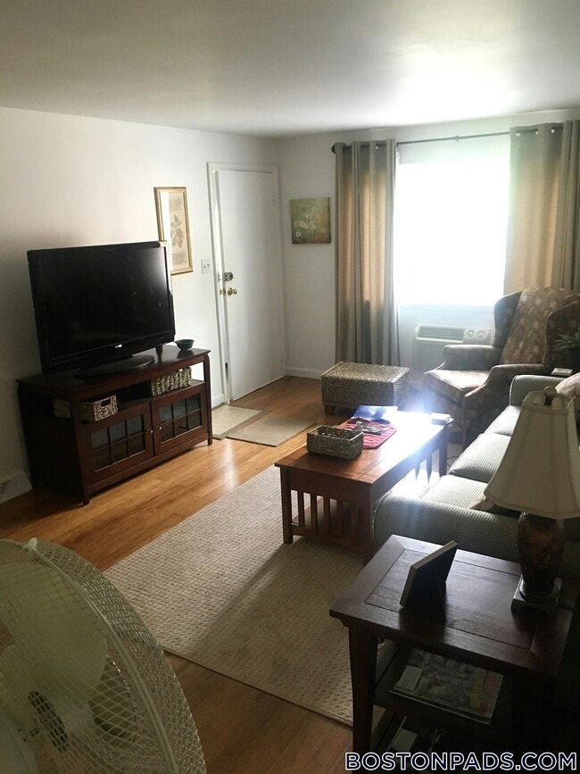 Building Photo - 25 Oxford Cir