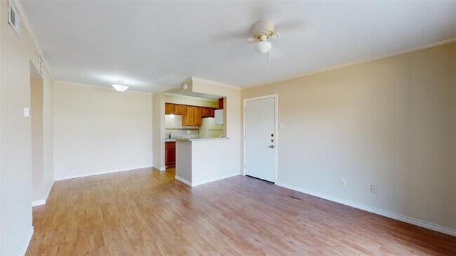 Photo - 904 University Oaks Blvd Unidad 1