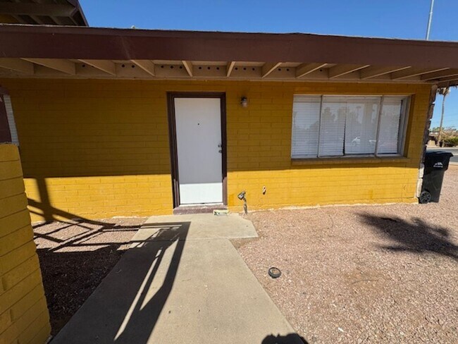 Photo - 1605 E Crown Unidad A