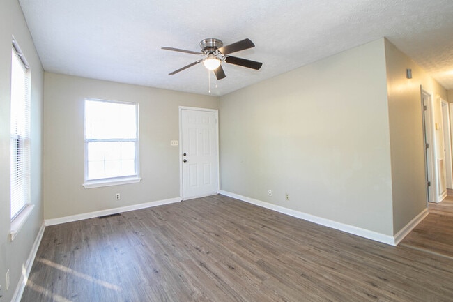 Photo - 670 Artic Ave