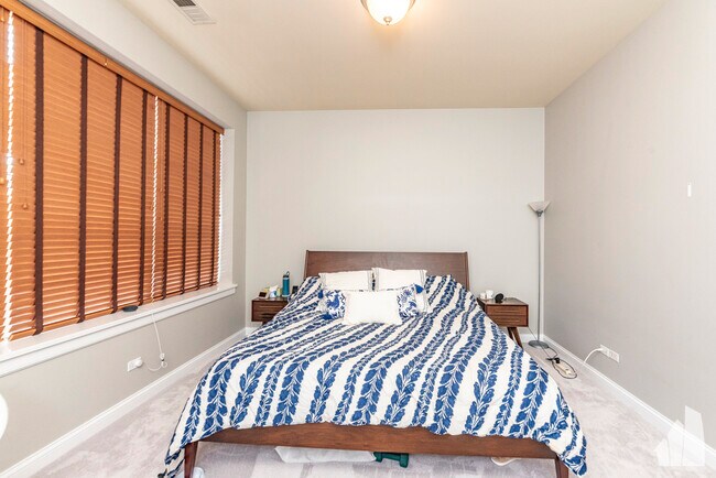 Photo - 1815 N Milwaukee Ave Unidad 201