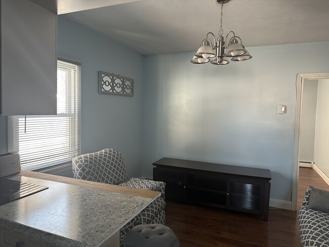 Photo - 8 Bunting Ln