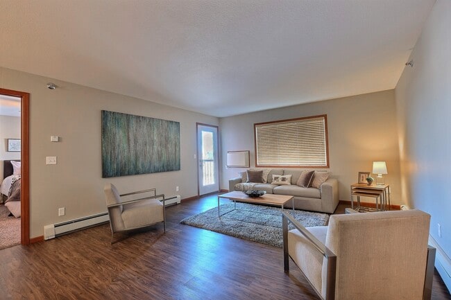 Fargo, ND Urban Plains Apartments | Living