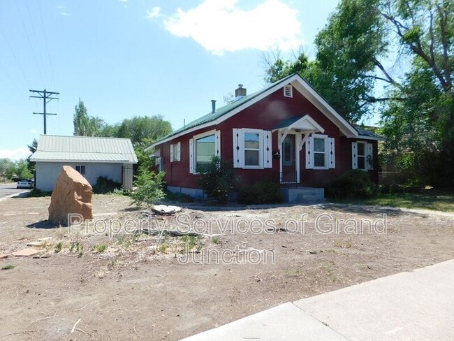 Building Photo - 1859 Orchard Ave