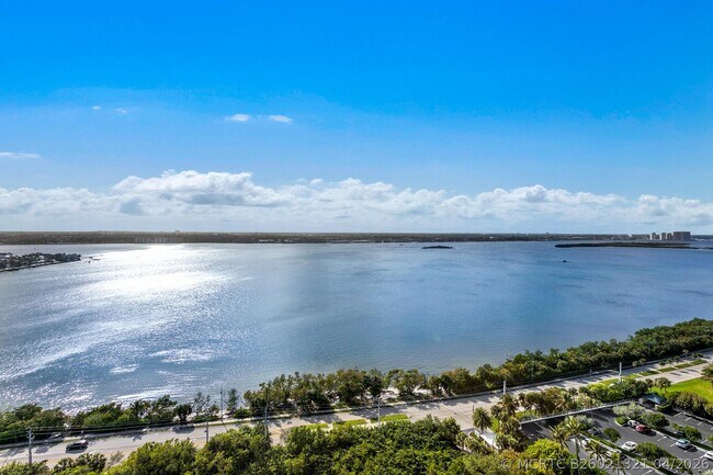 5070 N Ocean Dr Unit 21c