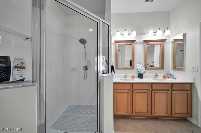 Building Photo - 13225 Silver Thorn Loop Unit 306