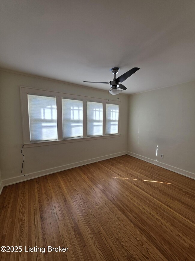 Photo - 1402 Main St