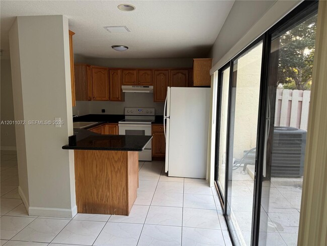 Photo - 3811 Simms St