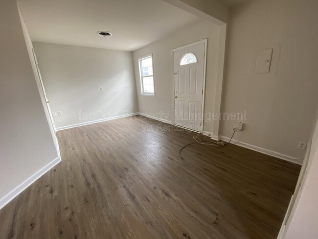 Photo - 209 Hamilton St