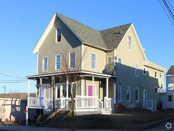Building Photo - 70 Central St Unit 2F Rental