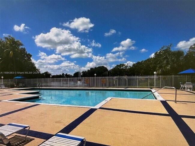 Photo - 301 Palm Way Unit 304