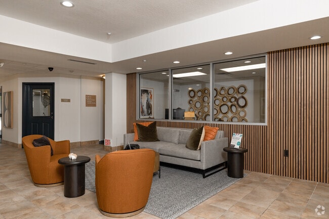 Oficina de arrendamiento - Perla 1960