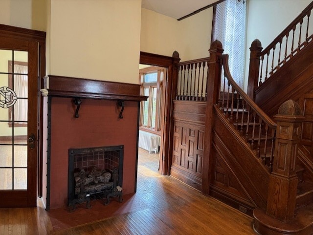 Fireplace in entry - 1380 National Rd