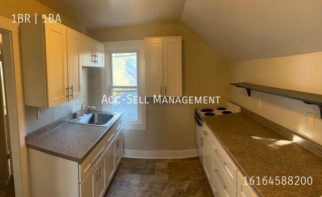 Photo - 32 Colfax St NE Unit 2