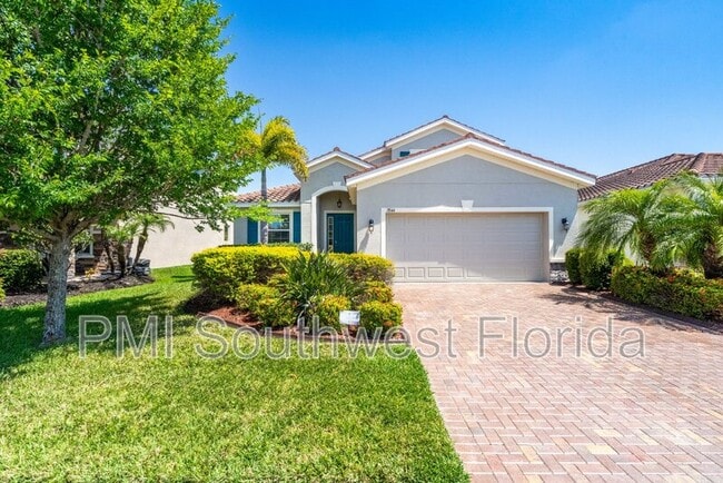 Building Photo - 2844 Esmeralda Dr